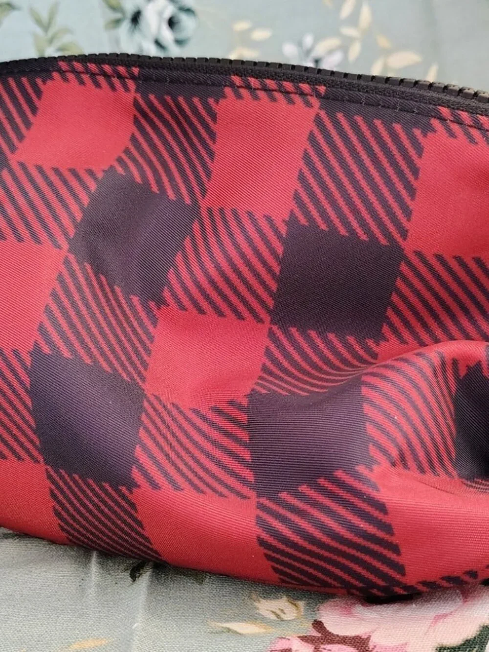 Maurices Red & Black Buffalo Plaid Toiletry Cosmetic Case NWOT